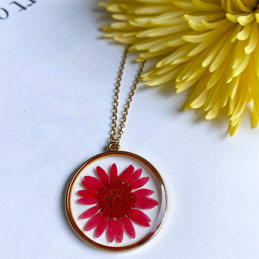 Red Daisy Necklace