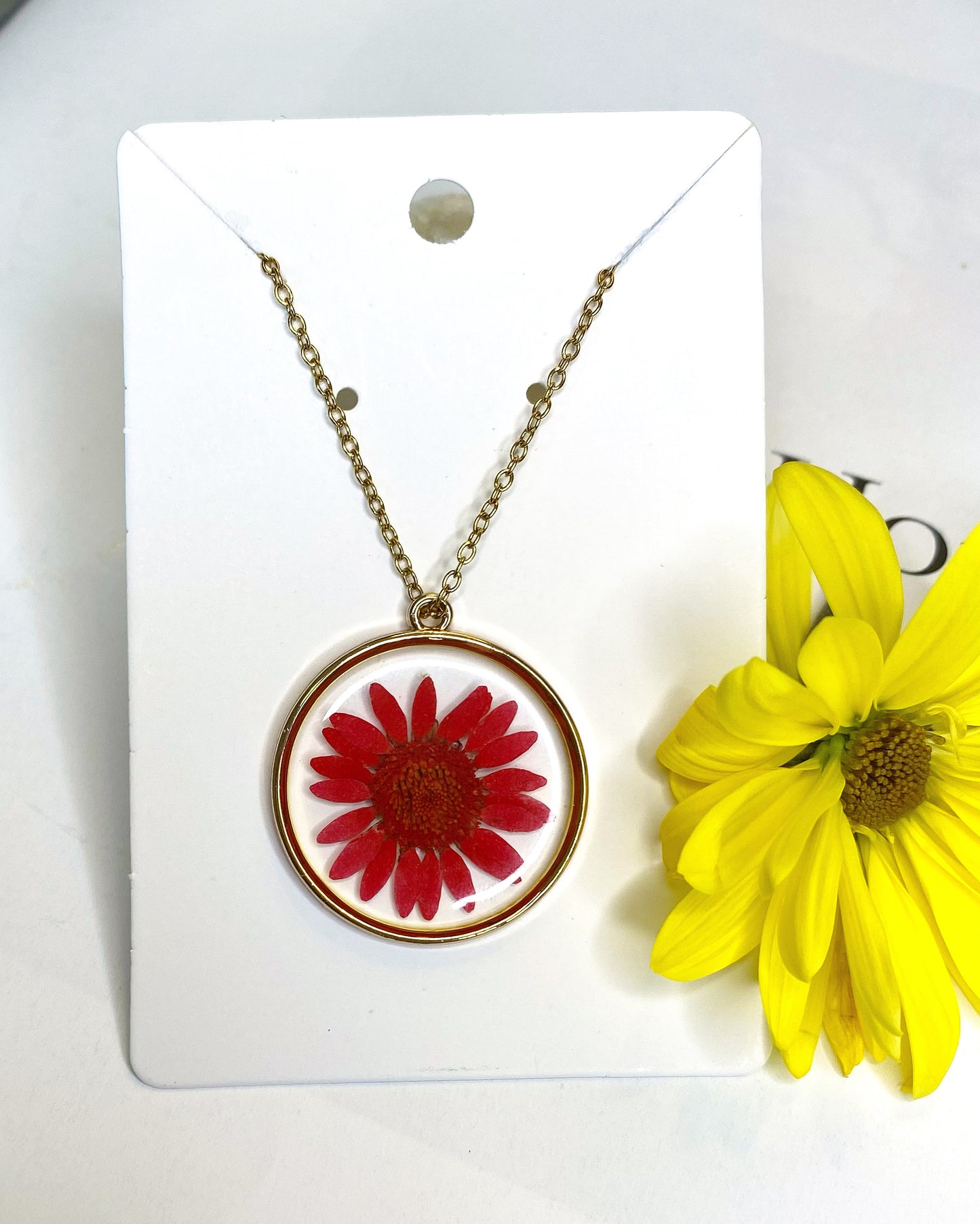 Red Daisy Necklace